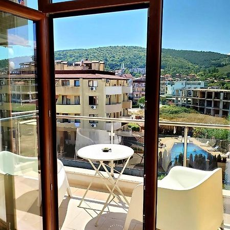 Obzor Tatyana Apartaments Bonjour 外观 照片