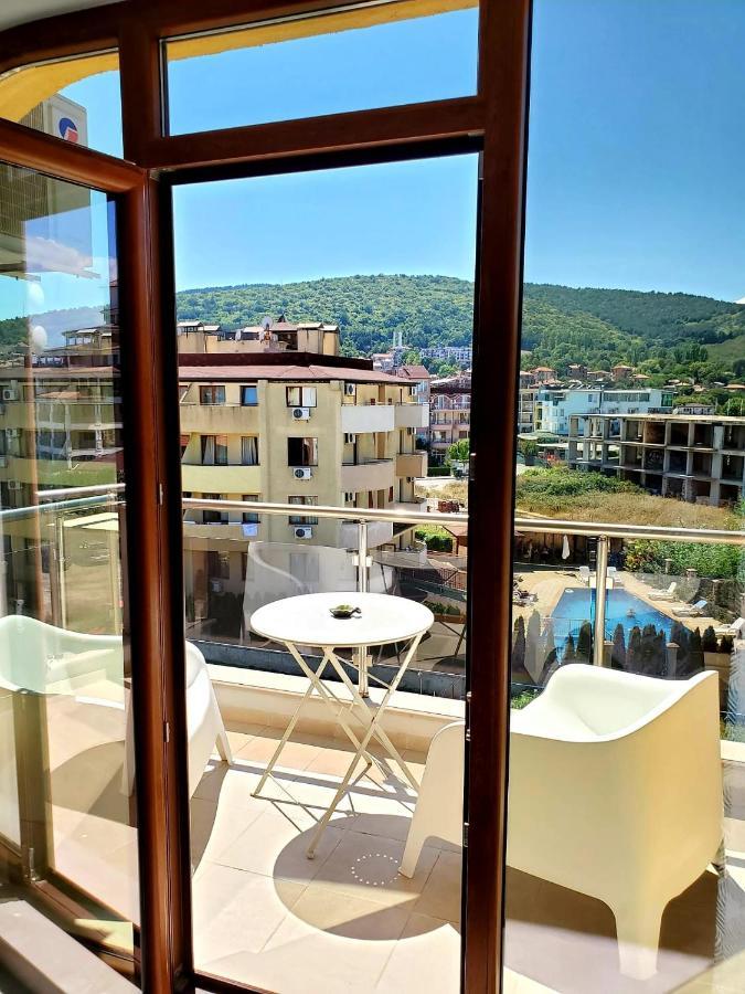 Obzor Tatyana Apartaments Bonjour 外观 照片